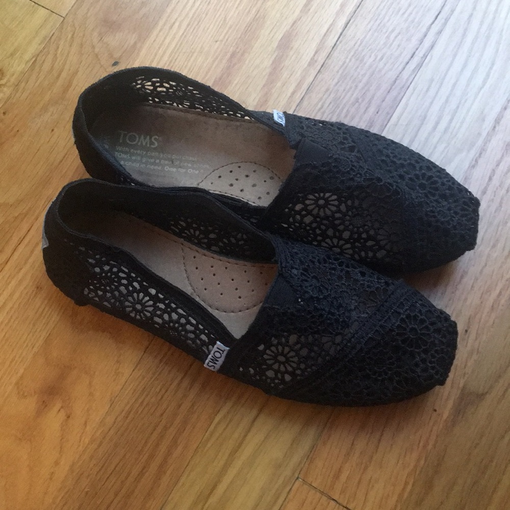 Black TOMS🖤😍